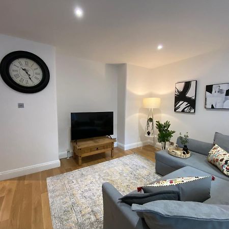 Fantastic Spacious Garden Flat With Own Private Entrance London Exterior foto